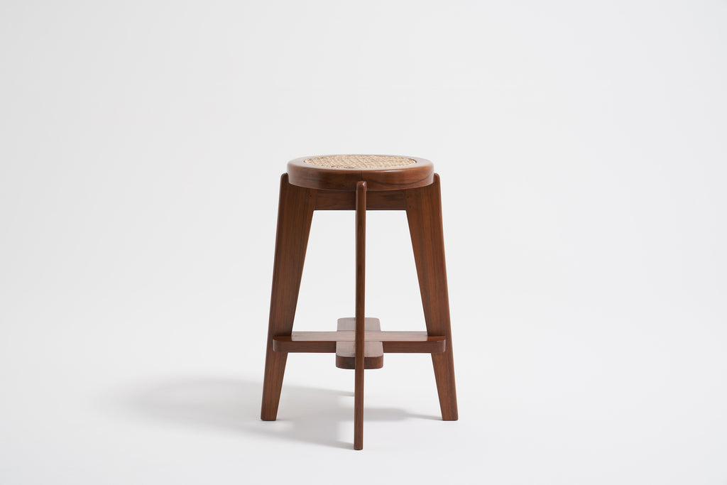 ジャンヌレのケーンシートラウンドハイスツール 真横から