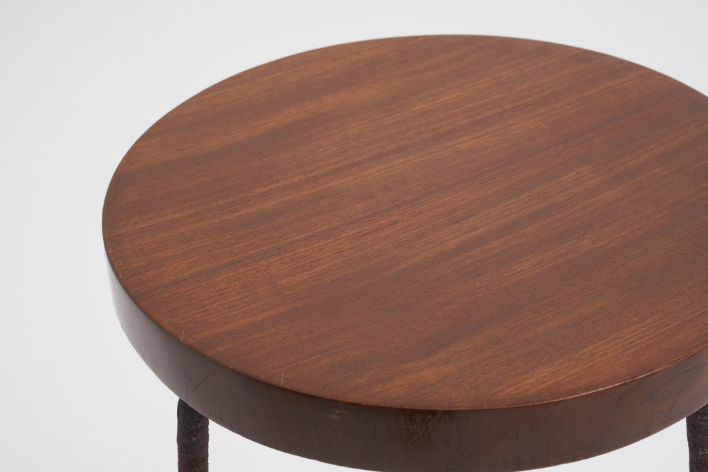 ジャンヌレのアイアンレッグスツール シート部分のズーム画像