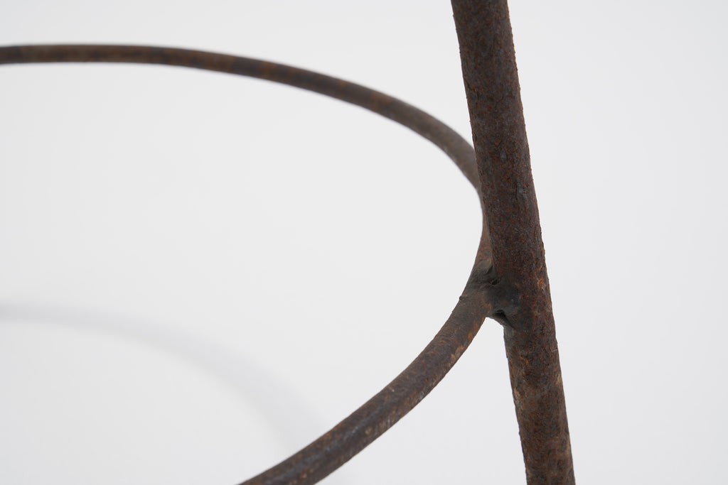 ジャンヌレのアイアンレッグスツール レッグ部分のズーム画像