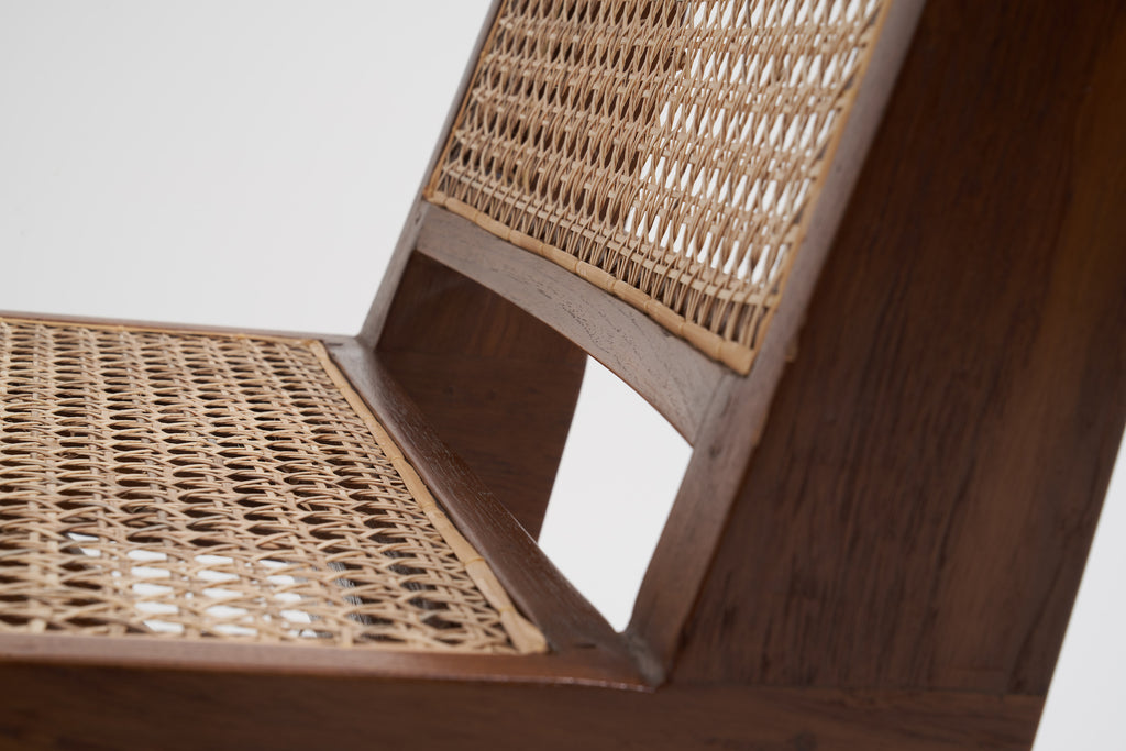 ジャンヌレのアームレスイージーチェア。座面の拡大部分。