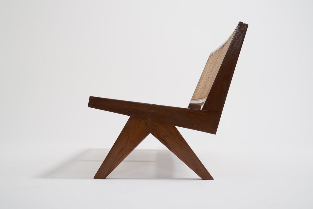 ジャンヌレのケーンベンチシート サイドフレームとVレッグ