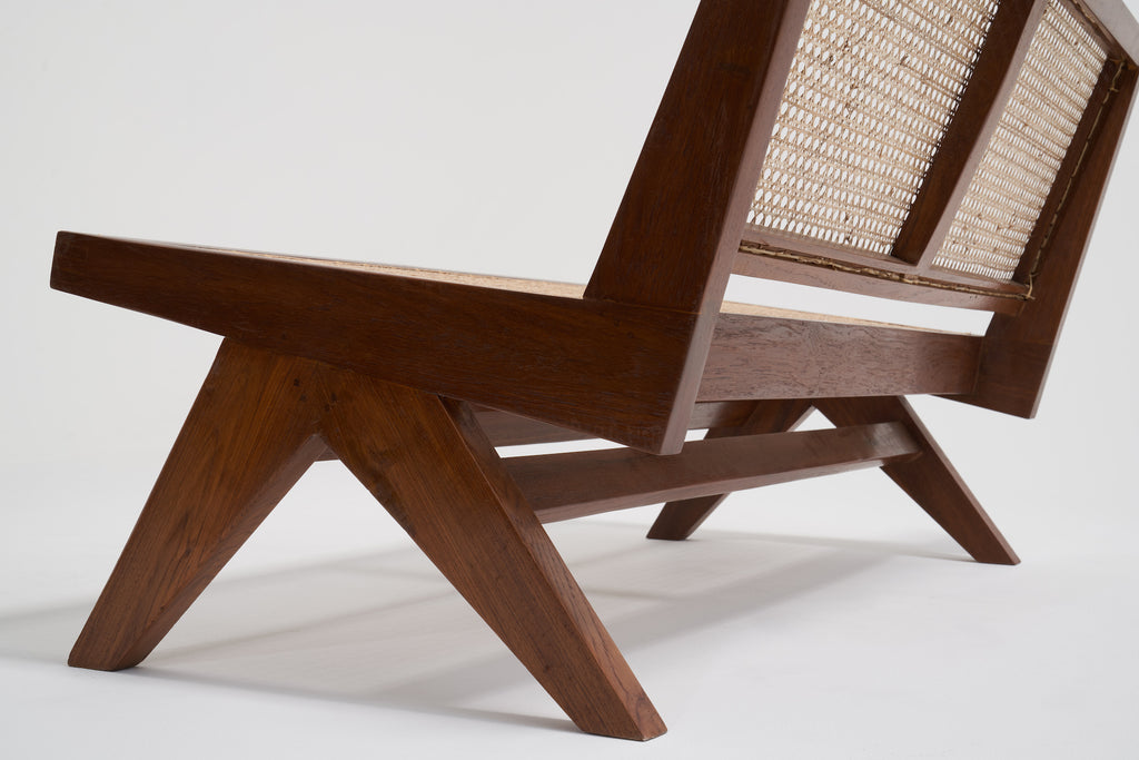 ジャンヌレのケーンベンチシート 斜め後ろからの図