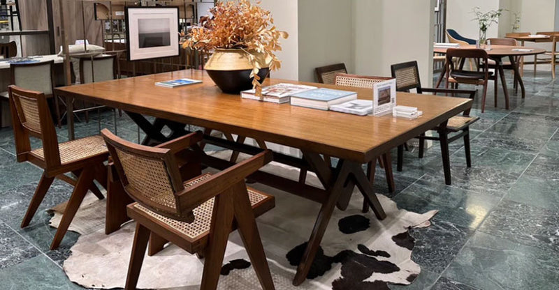 おしゃれなアンティーク家具を探しているなら！おすすめのテーブルを